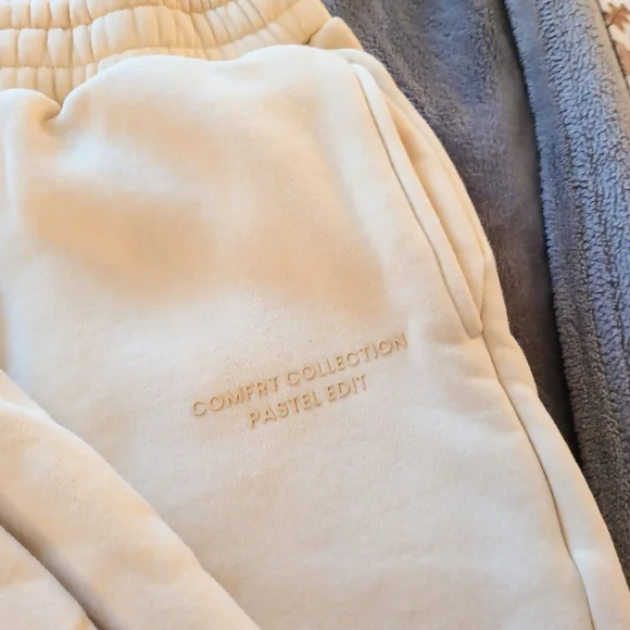 Comfrt Pastel Yellow Sweatpants 3X NWOT - Picture 3 of 4